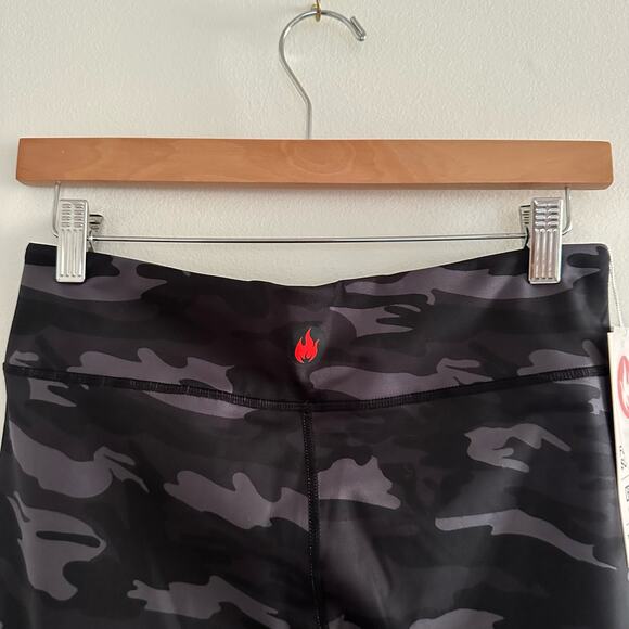 LIVESORE Camo Printed Performance Leggings L - Picture 7 of 7